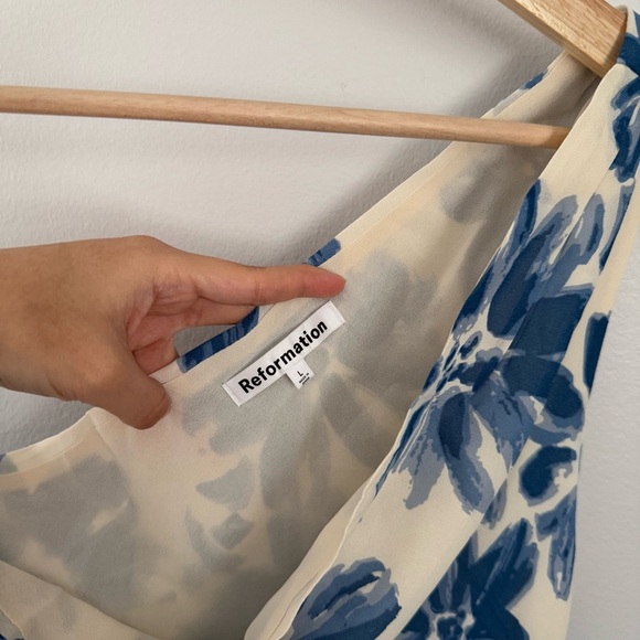 Reformation Large Chandelier Floral Midi Dress Celestia‎ Blue Floral Ivory - Picture 4 of 12